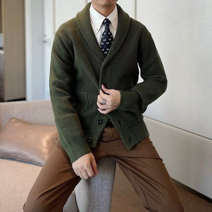 Cardigan autunnale da uomo a maniche lunghe, con scollo a V e chiusura a bottoni, per outfit raffinati.