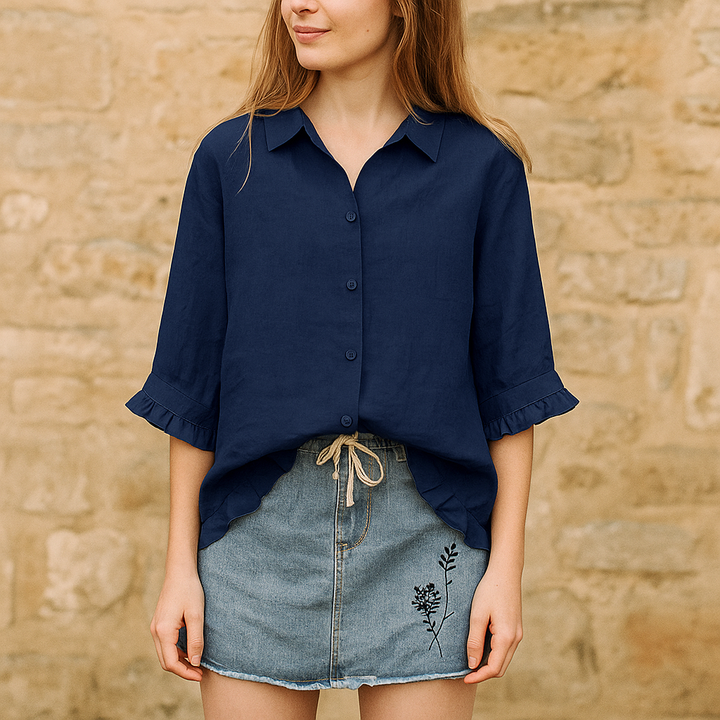 Camicia donna abbottonata in cotone, maniche corte. Ideale per look estivi casual ed eleganti.
