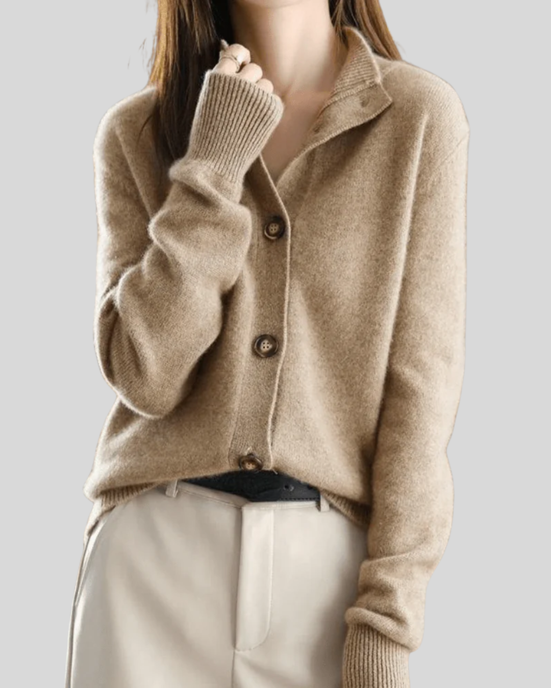 Cardigan donna colorato con scollo a V e bottoni, capo versatile per outfit casual o chic.