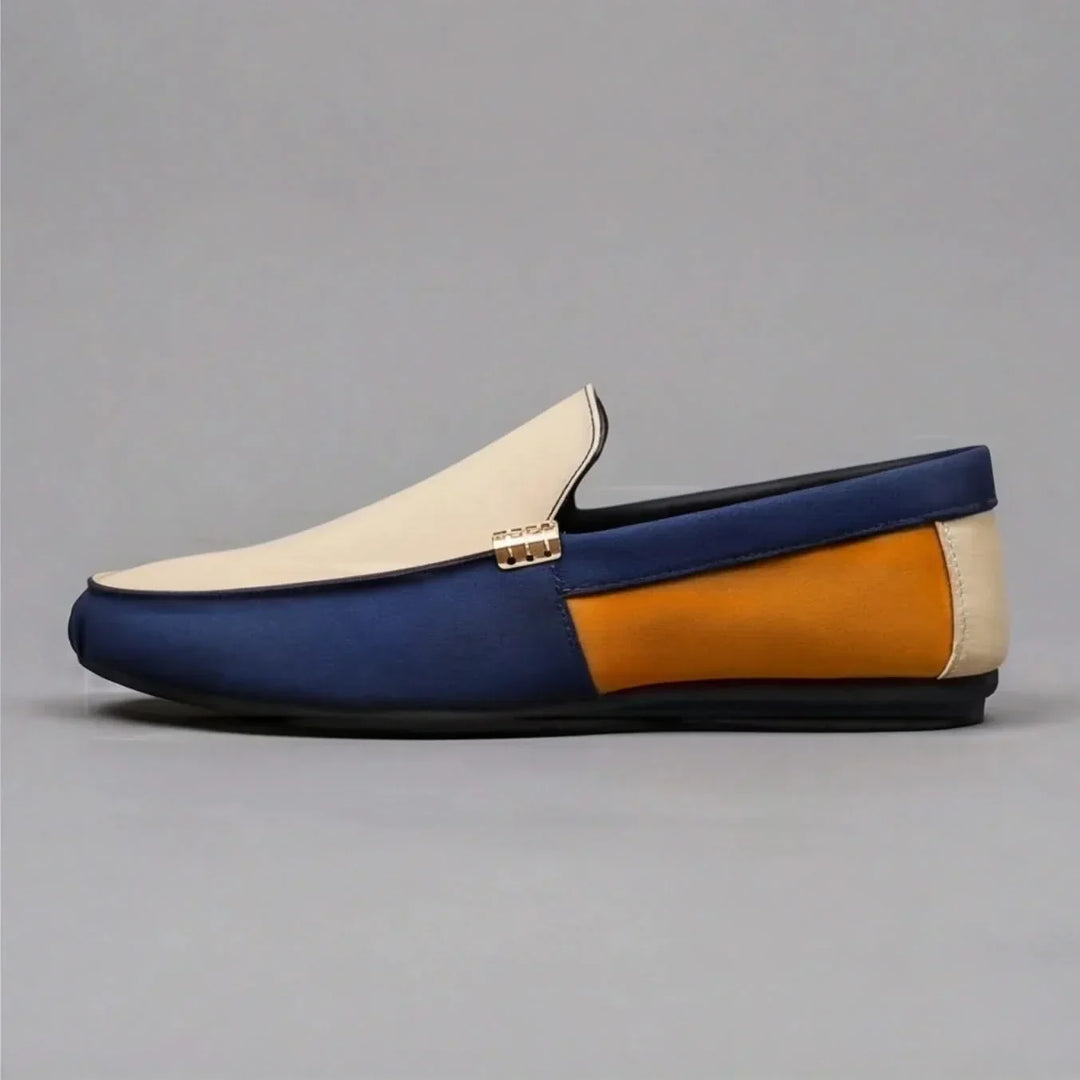Mocassini uomo beige casual leggeri, scarpe senza lacci con dettagli raffinati, perfetti per comfort e stile estivo. [[lstfy-media:7]]