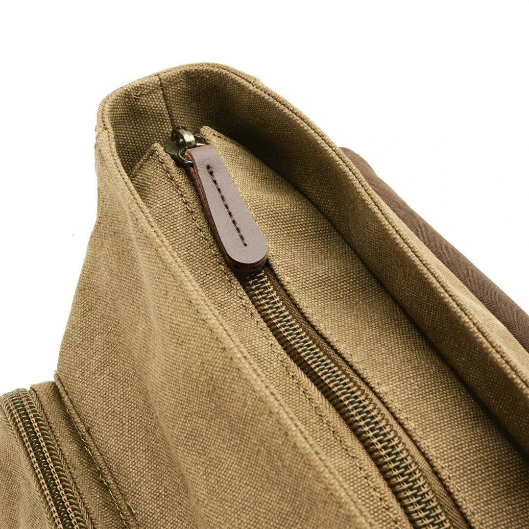 Borsa a tracolla uomo versatile, in tela resistente con scomparti per viaggio e accessori.