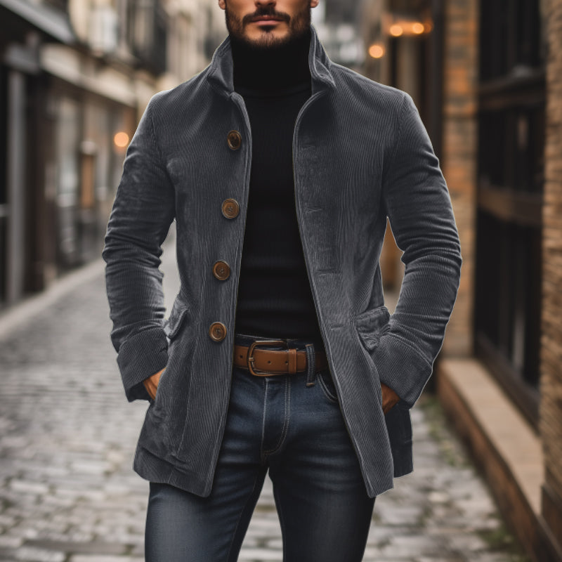 Elegante cappotto uomo slim fit per autunno, con collo coreana e bottoni. Perfetto per un look raffinato.