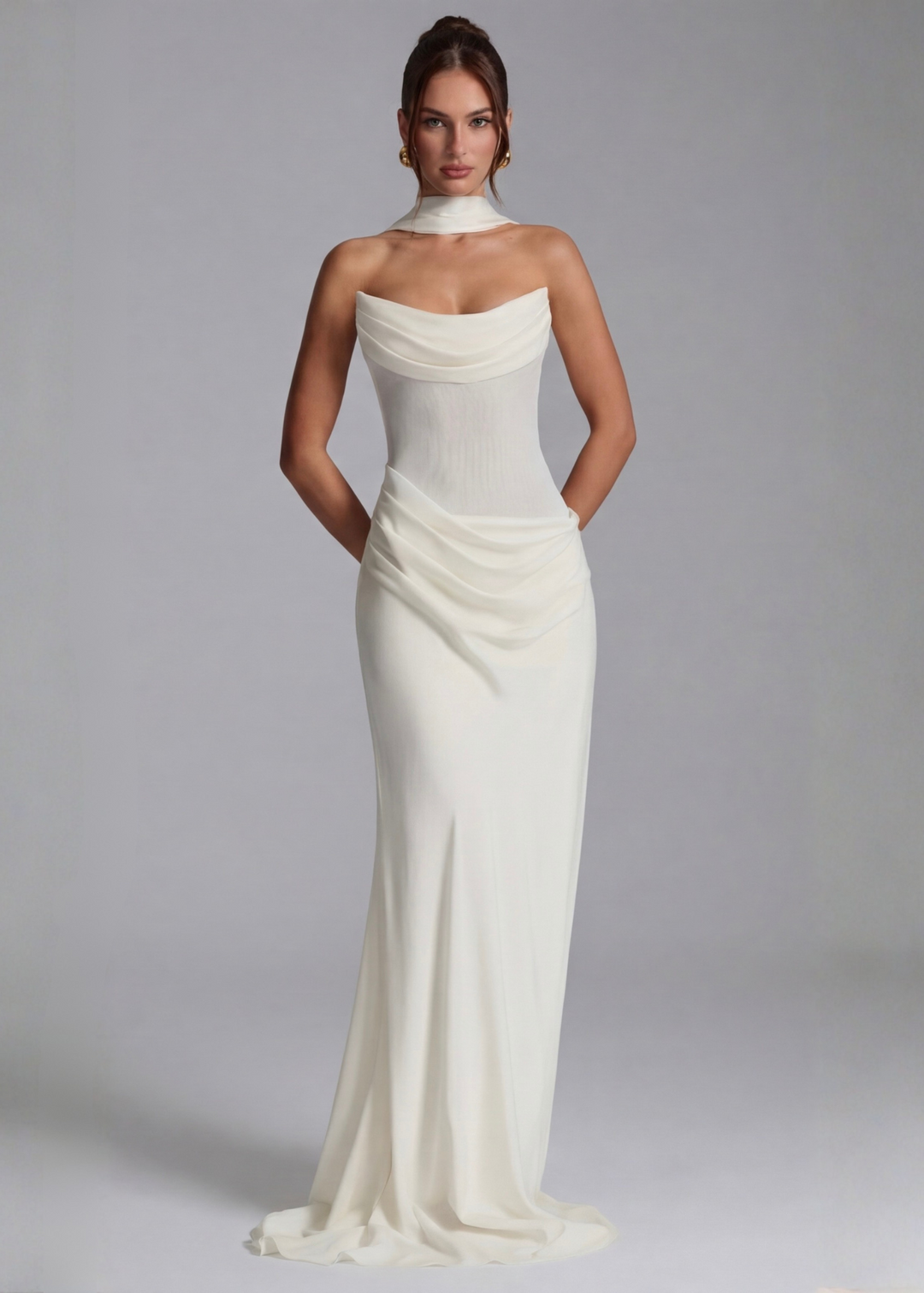 Abito da sera maxi drappeggiato, in raso di seta, per donna. Vestito lungo elegante, perfetto per matrimoni e occasioni.