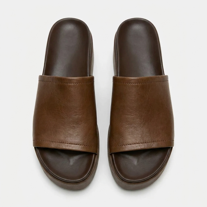 Calzature donna: platform moderne, design pulito per il comfort di tutti i giorni.