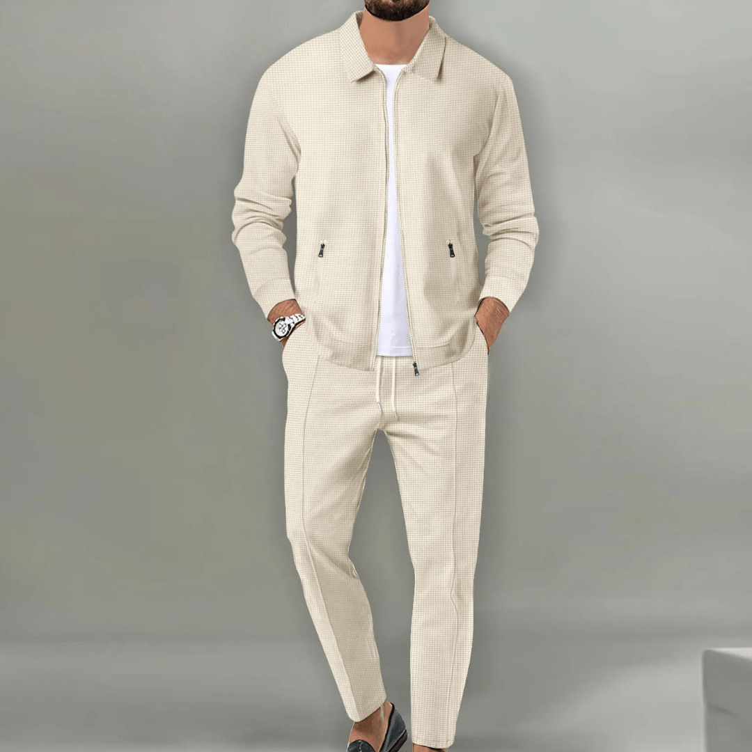 Set tuta uomo sportiva autunno/inverno, maglia e pantaloni comodi, ideali per abbigliamento casual e loungewear.