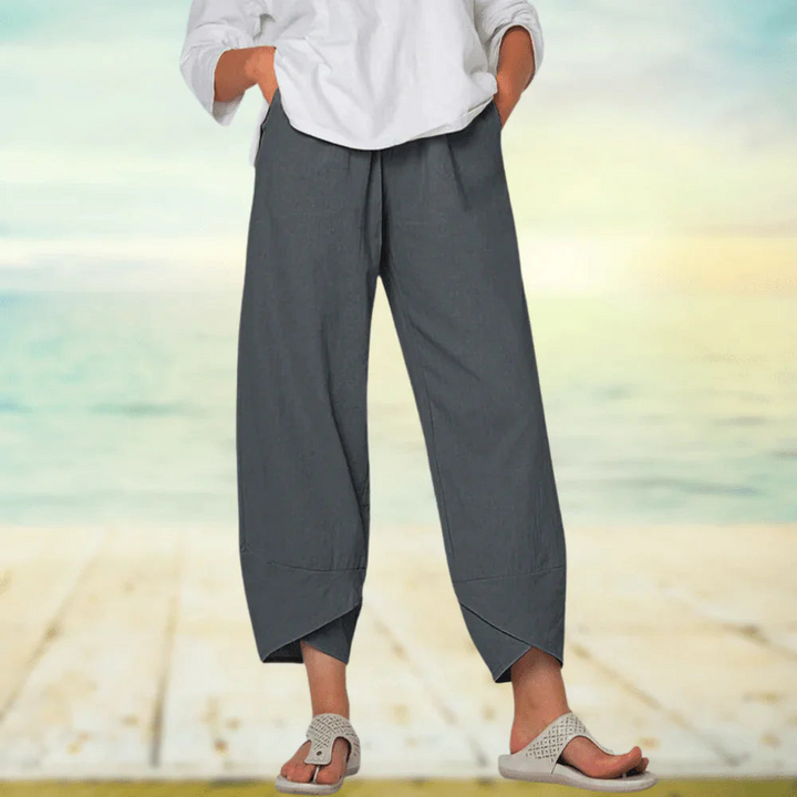 Pantaloni donna versatili con ampia vestibilità, perfetti per look rilassati e alla moda primavera estate.