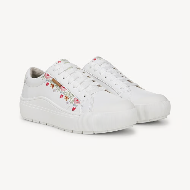 Comode sneakers da donna ricamate floreali, perfette per passeggiate primaverili ed estive con stile.