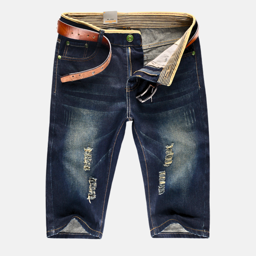 Shorts uomo casual con dettagli strappati e taglio dritto. Perfetti per abbigliamento estivo maschile e vacanze.