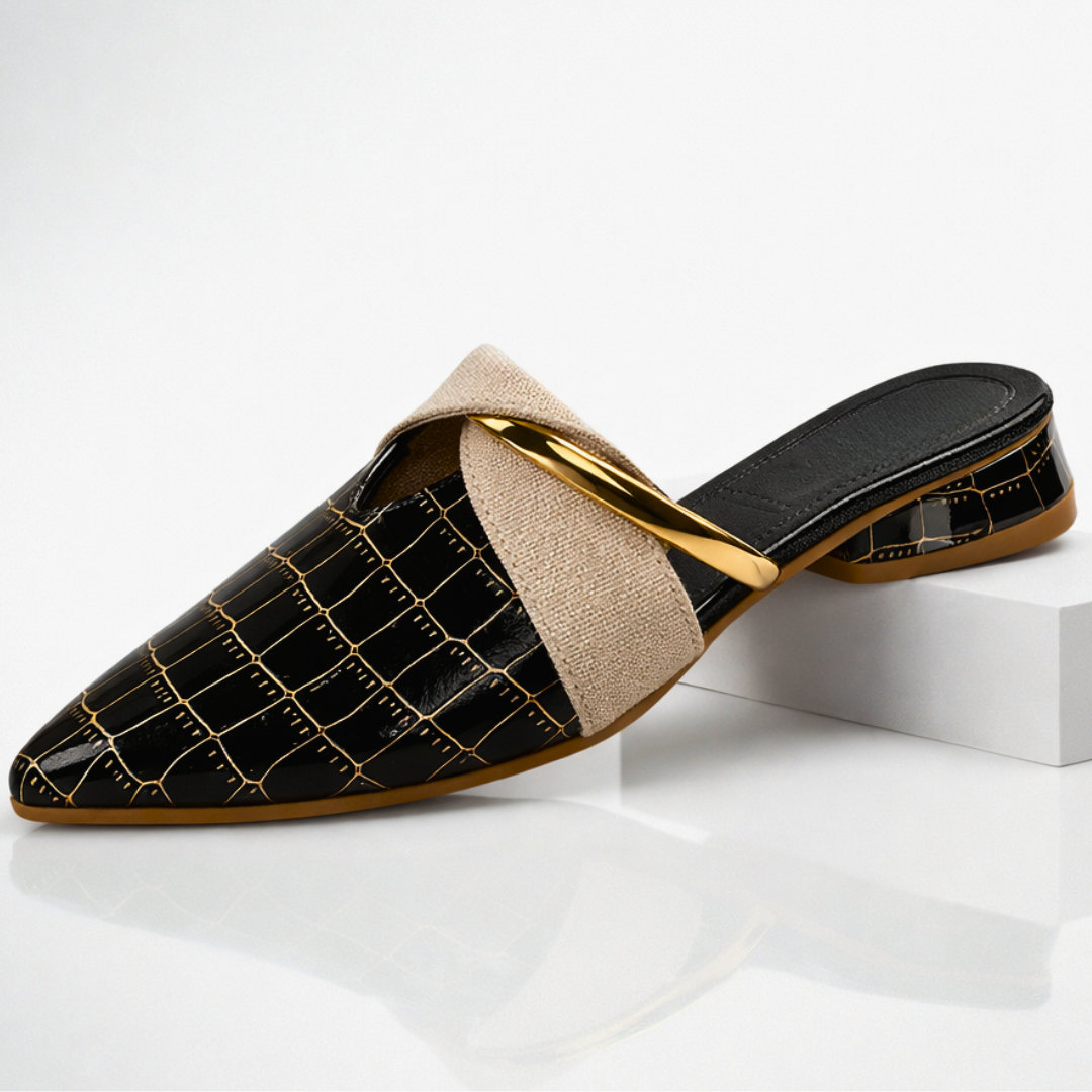 Sandali donna slip-on estivi con zeppa bassa, texture effetto coccodrillo e punta quadrata per comfort casual.