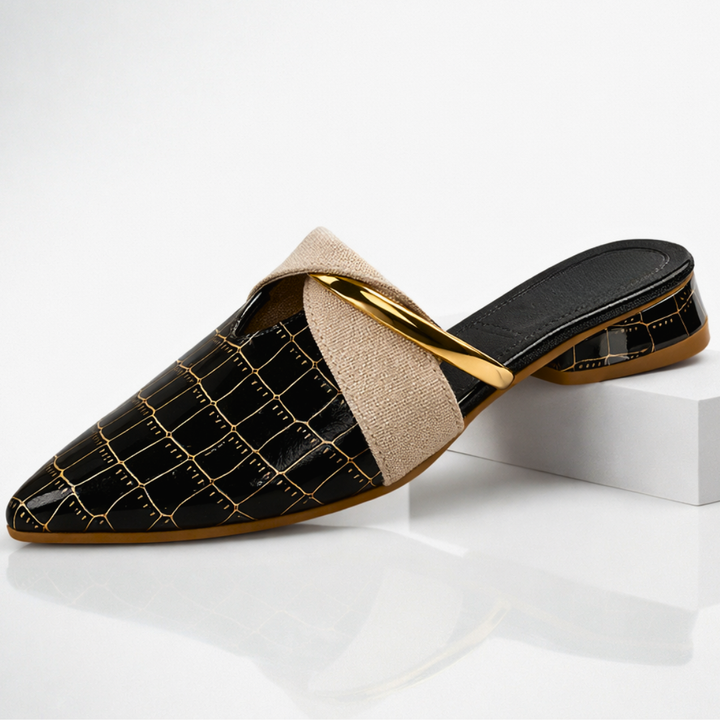 Sandali donna slip-on estivi con zeppa bassa, texture effetto coccodrillo e punta quadrata per comfort casual.