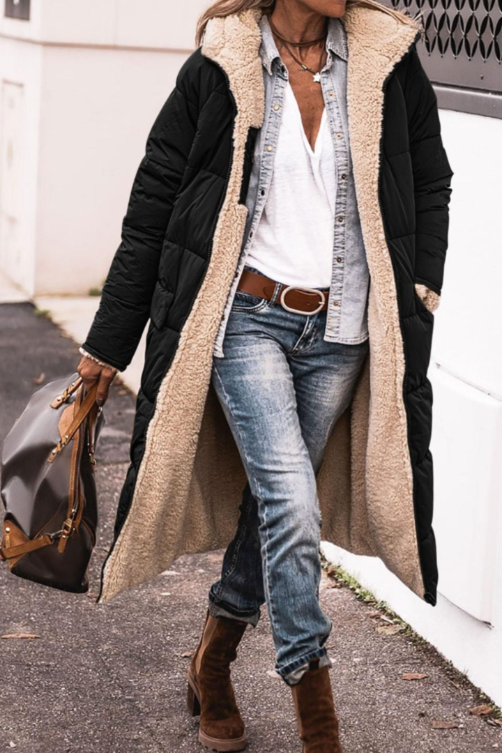 Cappotto invernale donna reversibile stile puffer, versatile per autunno/inverno. Outerwear elegante.
