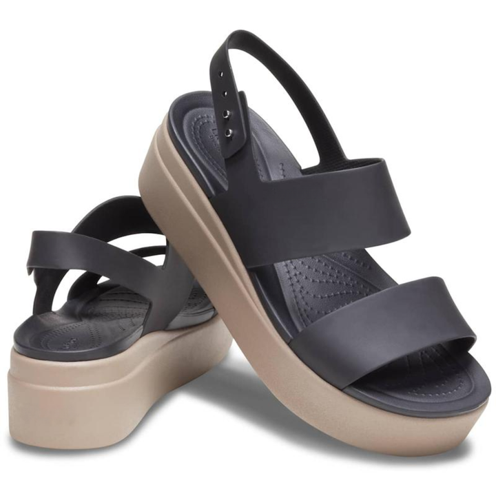 Sandali donna con plateau beige, calzature estive versatili per un look chic. Stile moda e comfort.
