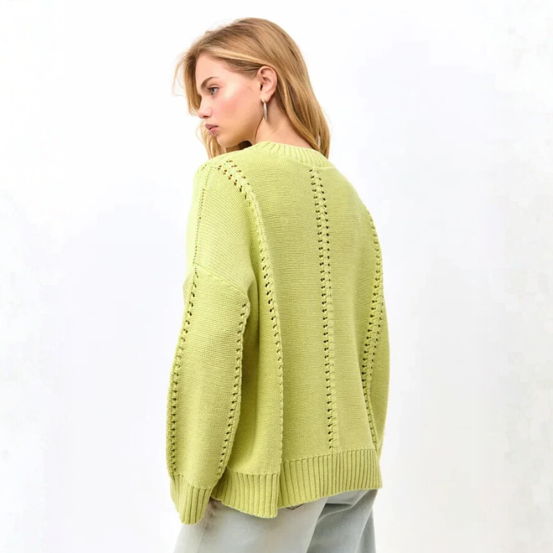 Maglione donna oversize a maglia, girocollo, ideale per capi a strati.