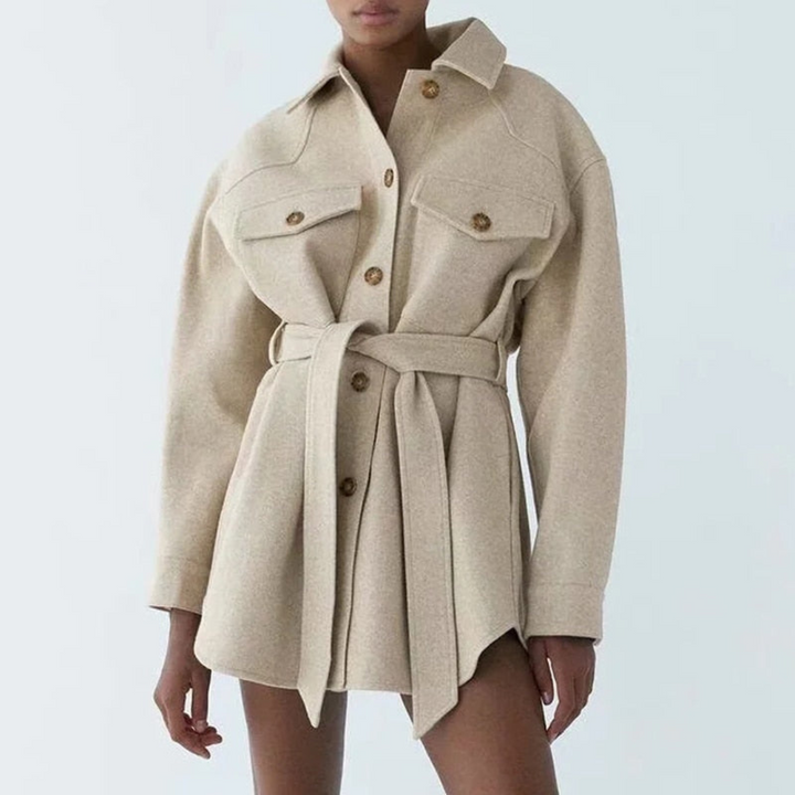 Cappotto invernale lungo da donna, moda elegante e caldo, ideale per l'abbigliamento quotidiano e chic.