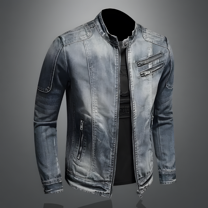 Uomo indossa giacca denim slim fit blu, collo alto, abbigliamento moda casual confortevole.