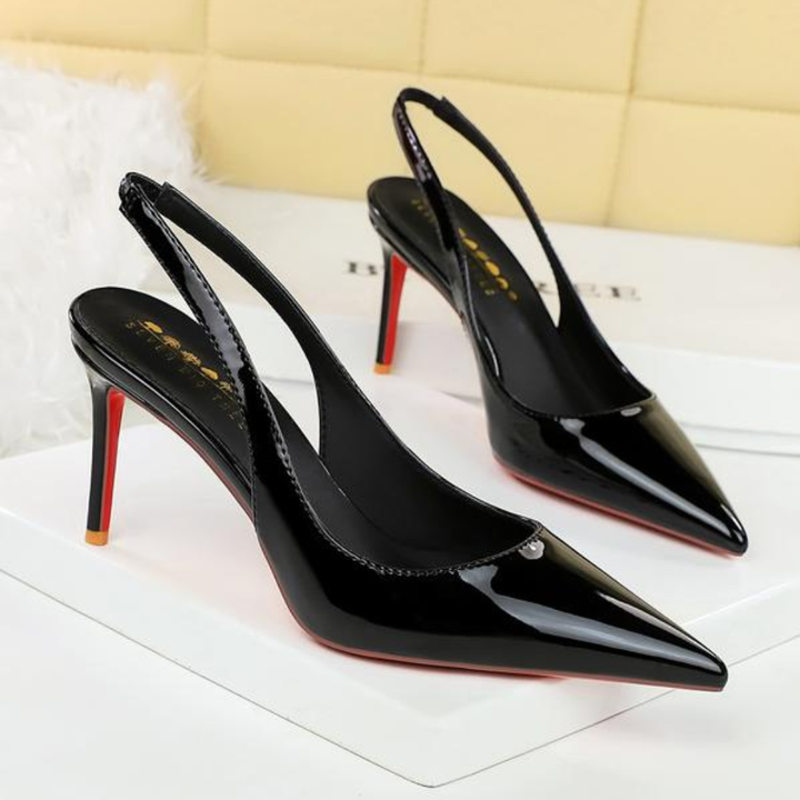 Slingback donna versatili, perfette per primavera, estate e autunno; un tocco di eleganza casual.