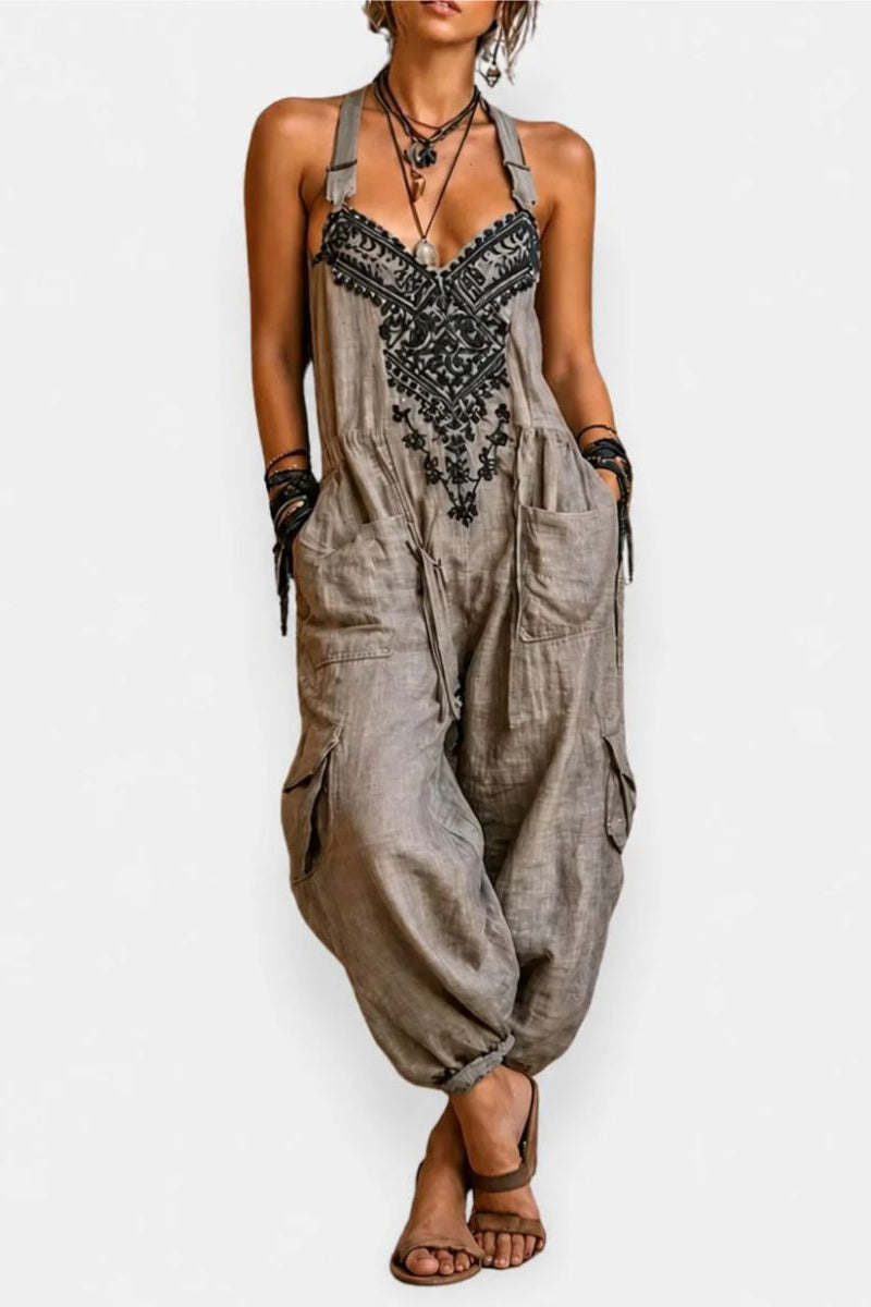 Tuta donna bohemien ricamata, versatile per vacanze, festival o look casual estivi. Comoda e chic.