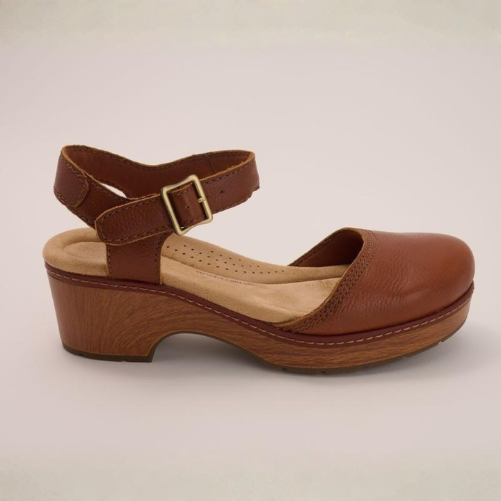 Zoccoli donna Nora platform, calzature moda con plateau per comfort e stile estivo.