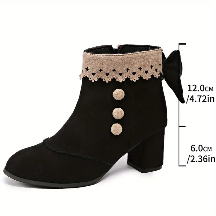 Stivaletti donna neri vintage, un classico elegante e comodo per ogni occasione nelle stagioni fredde.