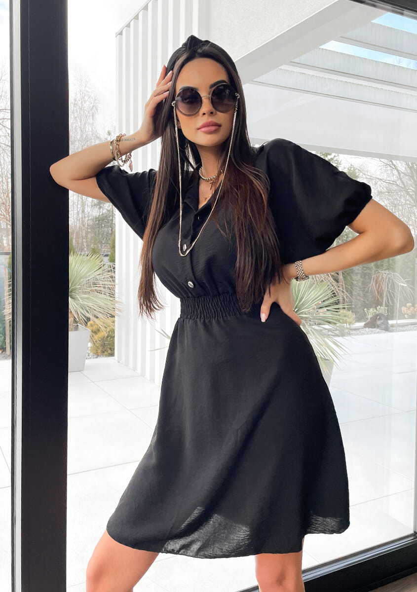 Vestito donna casual chic con colletto sartoriale e vita definita, per un'eleganza quotidiana.