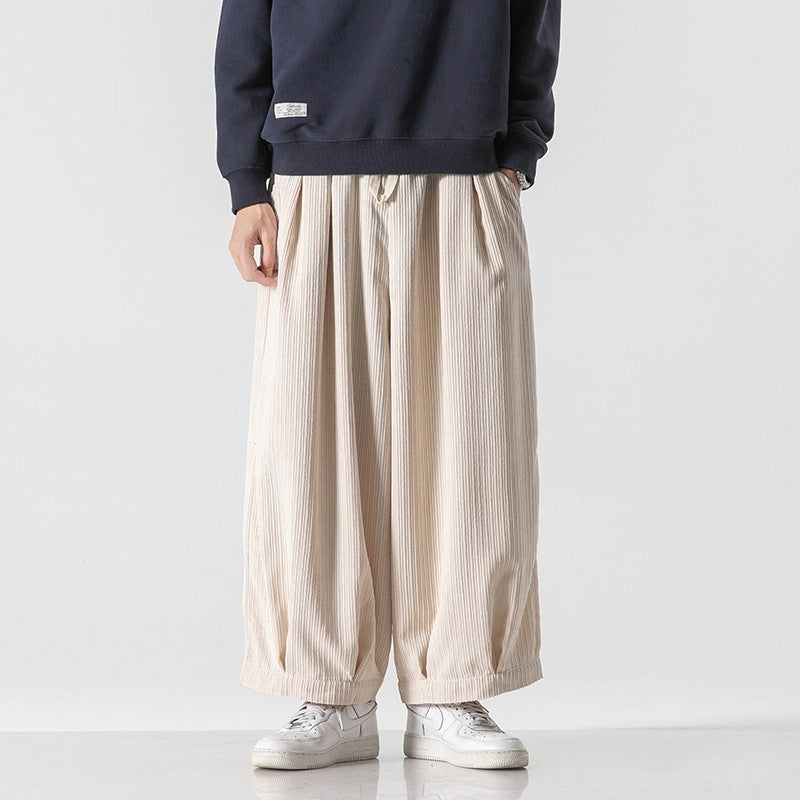 Pantaloni da uomo pieghettati, vestibilità comoda, stile casual ed elegante, perfetti per l'inverno.