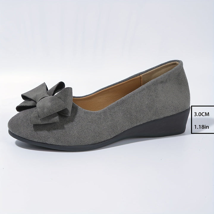 Scarpe donna ballerine con fiocco decorativo, garantiscono comfort e flessibilità.
