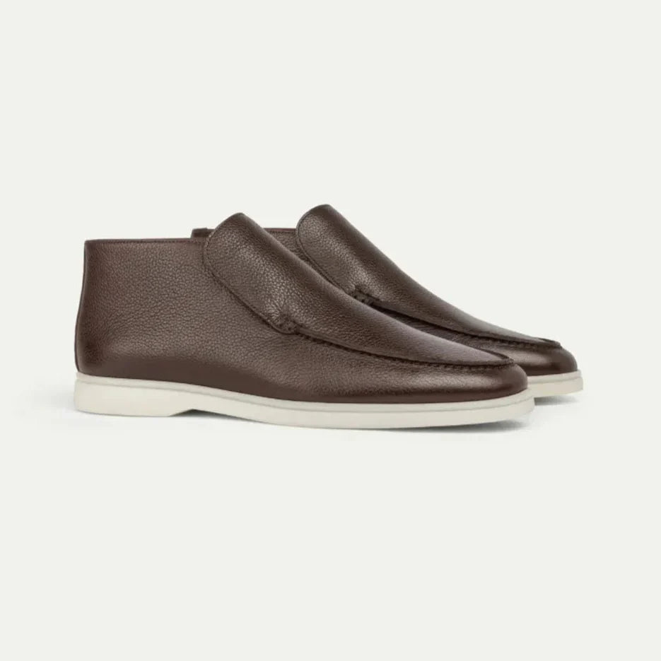 Eleganti loafers uomo neri slip-on, scarpe comode con punta tonda, ideali per la moda uomo e taglie grandi.