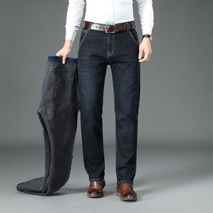 Robusti jeans dritti invernali da uomo, con comfort termico e vestibilità perfetta per le basse temperature.