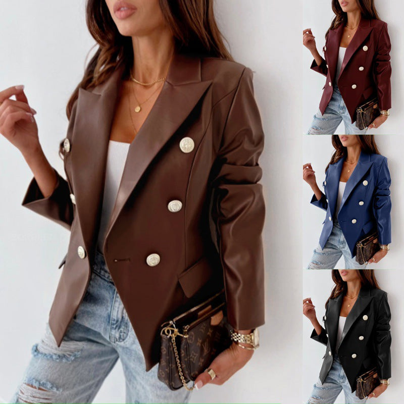 Giacca doppiopetto elegante da donna, stile chic. Perfetta per ogni occasione, versatile e di moda.
