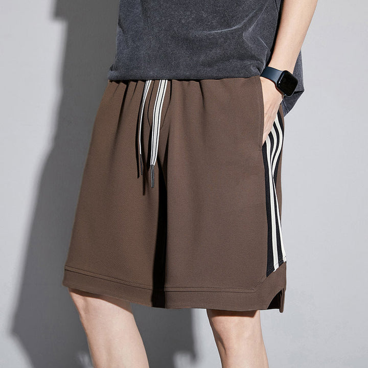 Pantaloncini uomo vita media a righe, leggeri e traspiranti. Ideali per il comfort estivo e outfit casual.