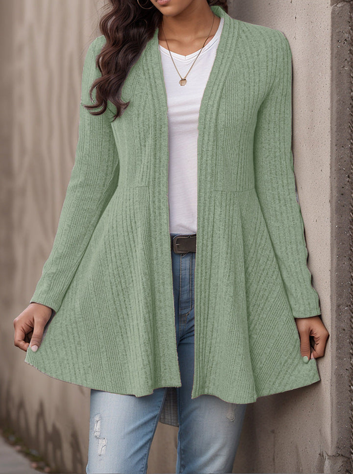 Cardigan a righe donna, perfetto per strati, stile casual e comodo. Maglia versatile per abbigliamento autunnale.