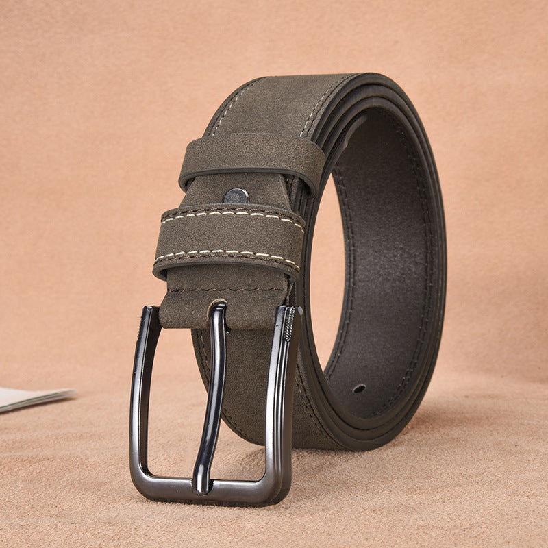 Cintura uomo premium in pelle scamosciata, lunghezza 120cm, fibbia ad ardiglione, accessorio moda resistente.