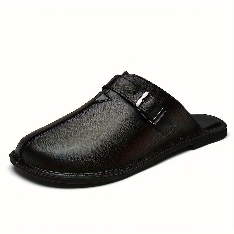 Sabot in similpelle nera, scarpe uomo con stile vintage. Comfort elevato per un look casual-pratico.