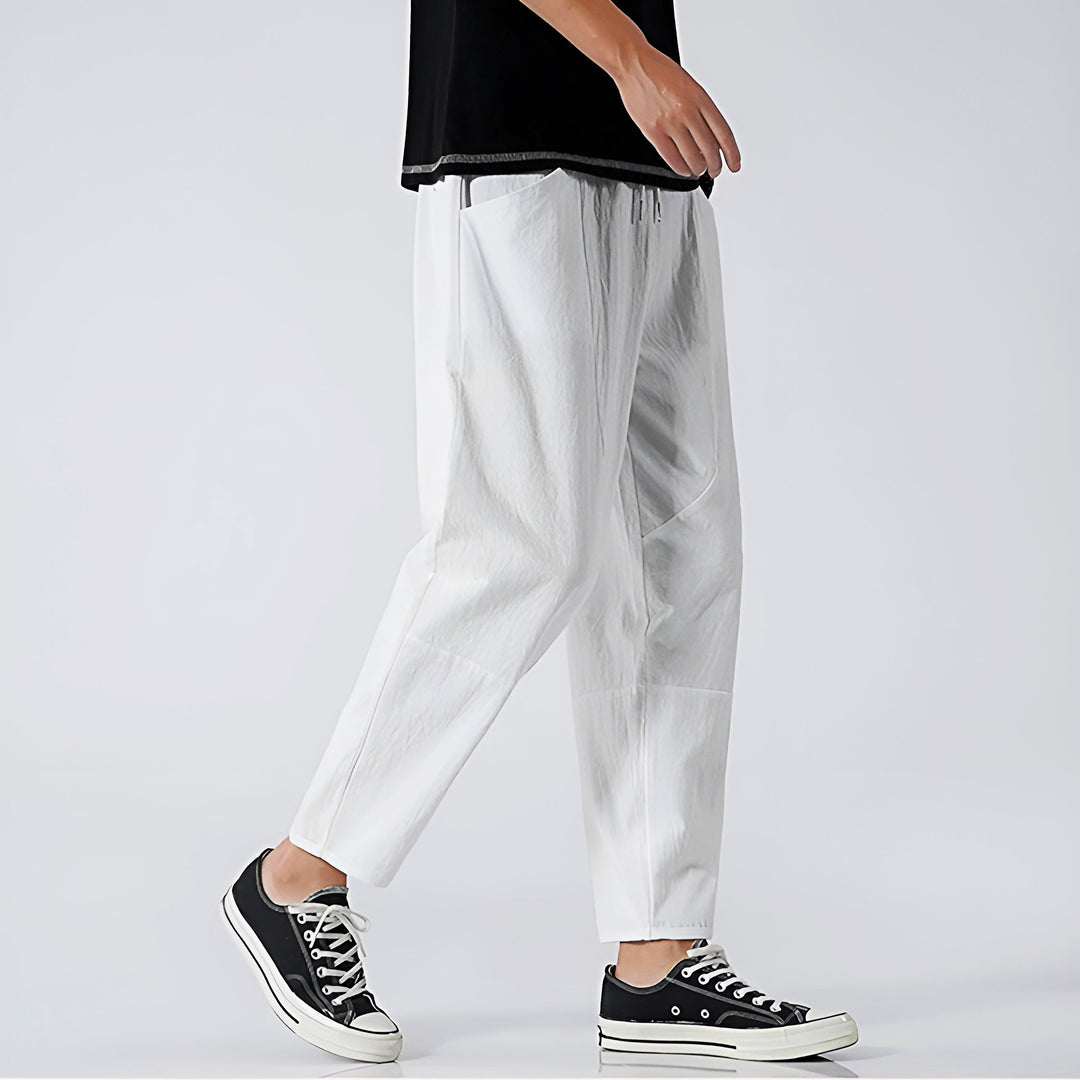 Abbigliamento uomo: pantaloncini relaxed fit con vita coulisse. Ideali per moda streetwear estiva.