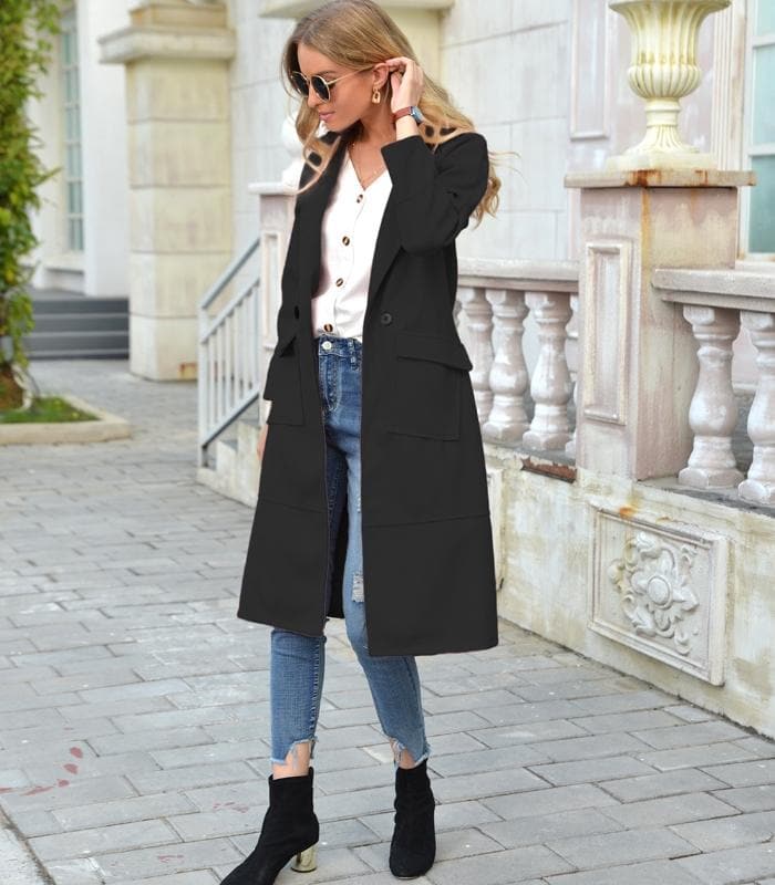Stile classico: cappotto donna lungo, caldo ed elegante. Un capo spalla invernale versatile per la moda chic.