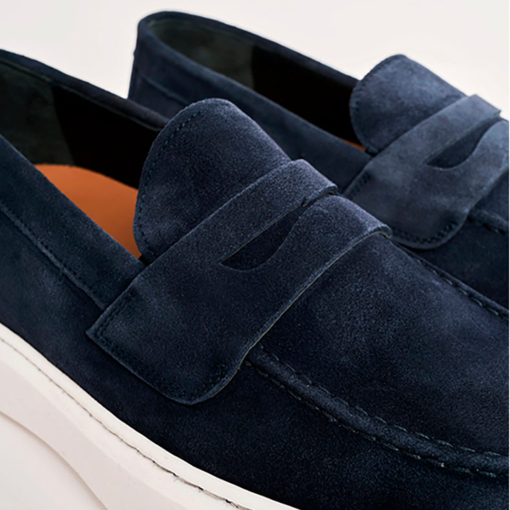 Scarpe uomo rialzate Taormina nere, per aumentare la statura di 6cm in modo discreto senza rinunciare all'eleganza.