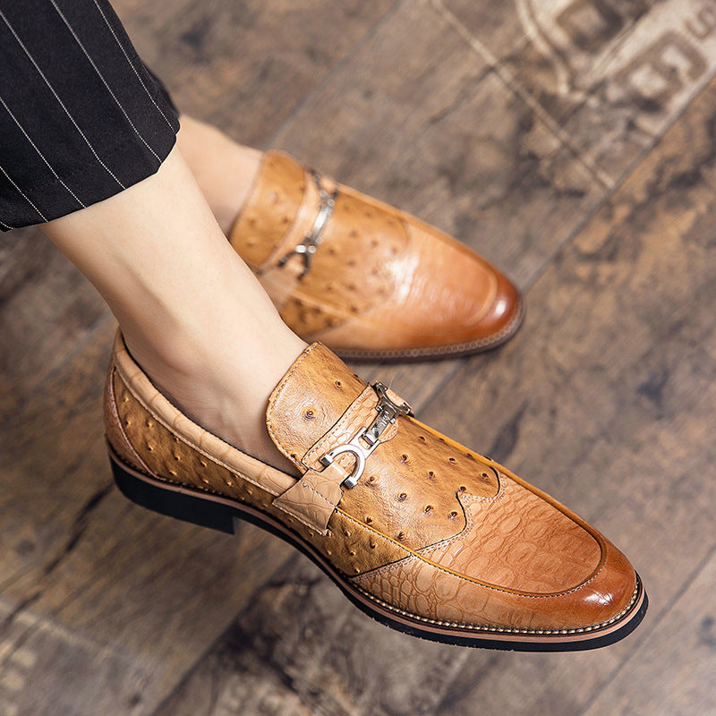 Mocassini uomo arancio intenso, calzature eleganti e moderne con dettaglio metallico per look business.