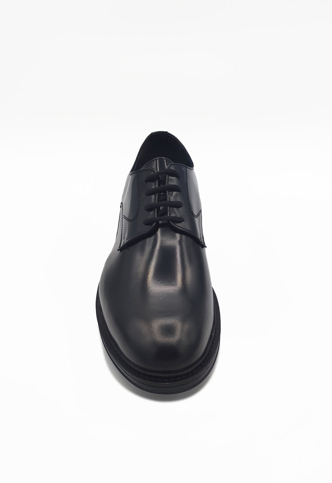 Calzature uomo eleganti, scarpe stringate con effetto abraso. Qualità artigianale e comfort per stile formale.