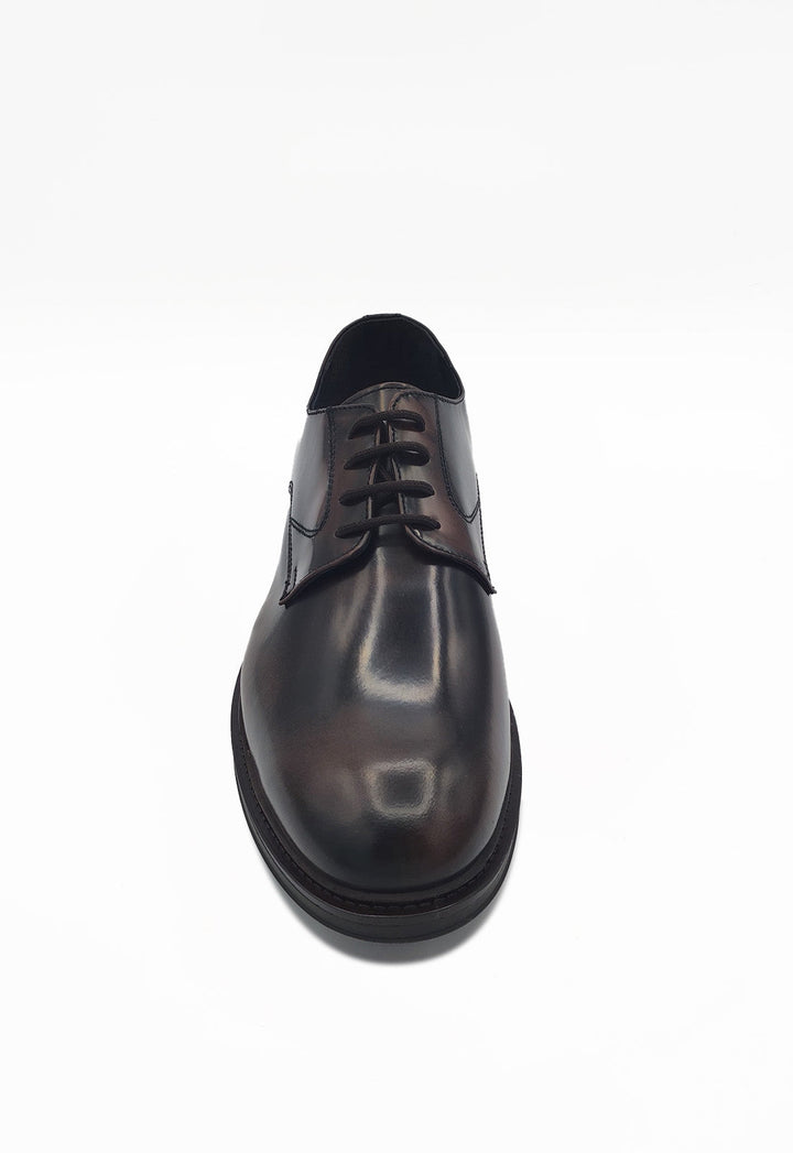 Scarpe stringate uomo, eleganti, effetto abraso. Stile classico e qualità artigianale per la moda maschile.