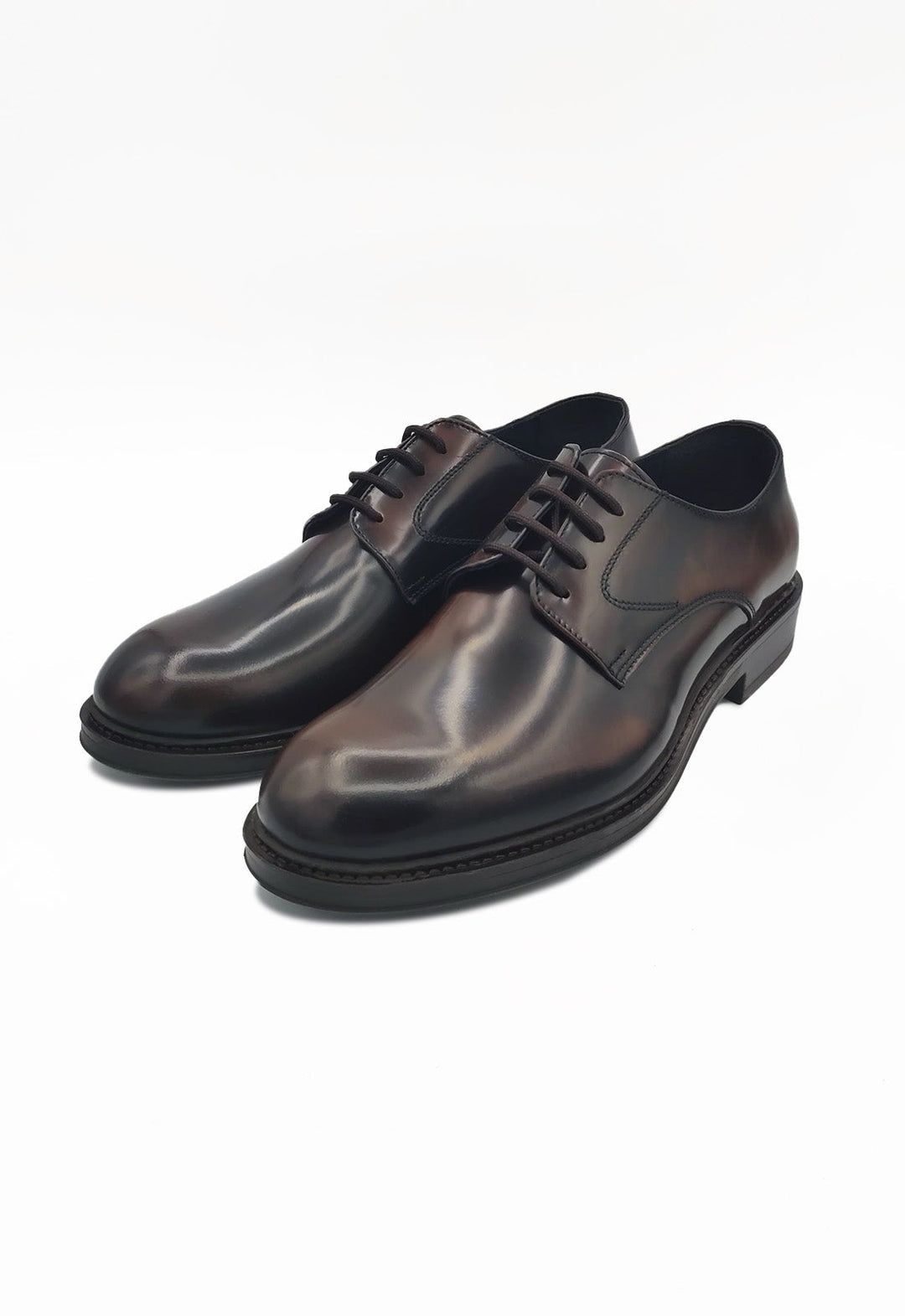 Scarpe formali uomo stringate, effetto abraso. Calzature eleganti con suola antiscivolo, comfort e stile classico.