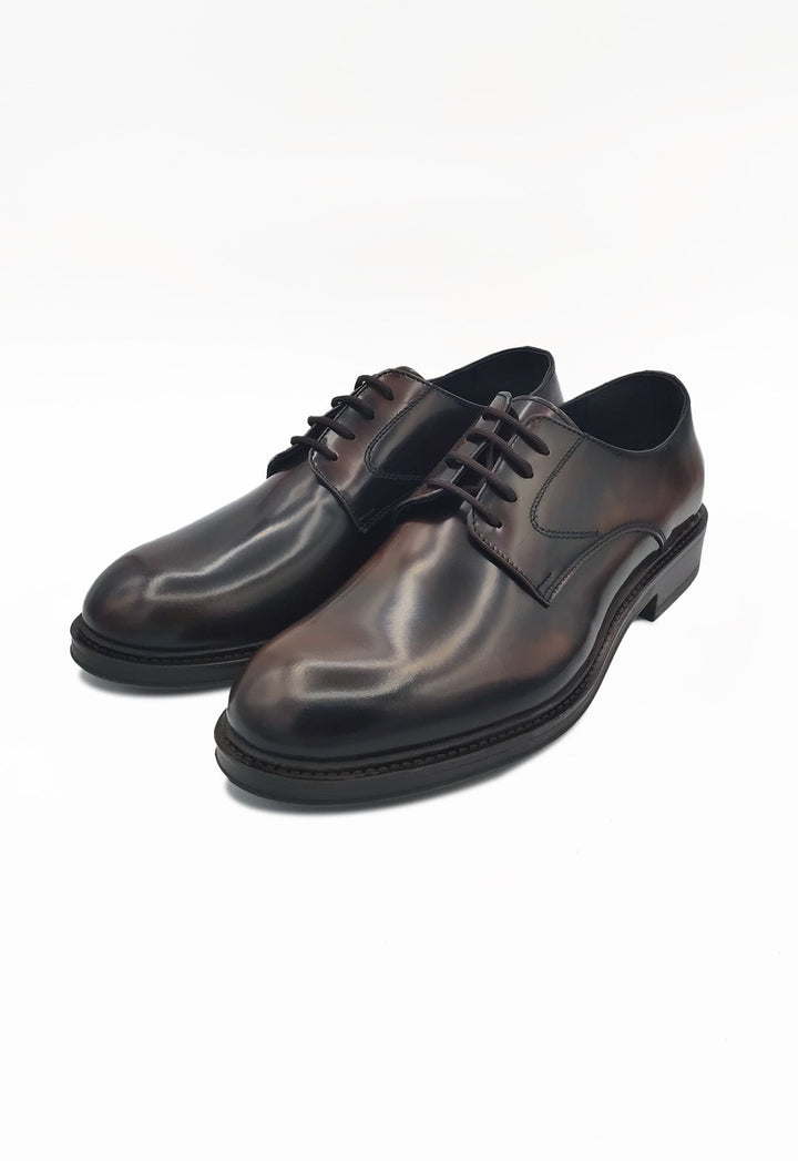 Scarpe formali uomo stringate, effetto abraso. Calzature eleganti con suola antiscivolo, comfort e stile classico.