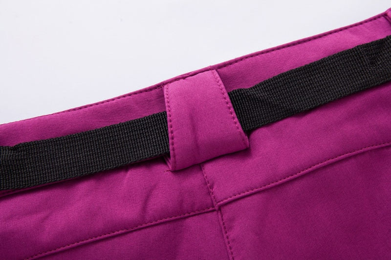 Pantaloni donna per escursionismo, impermeabili e traspiranti, garantiscono comfort in ogni condizione meteo.
