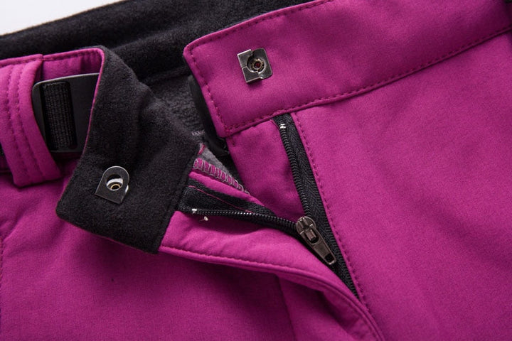 Pantaloni donna impermeabili, disponibili anche taglie forti, resistenti e ideali per avventure outdoor.