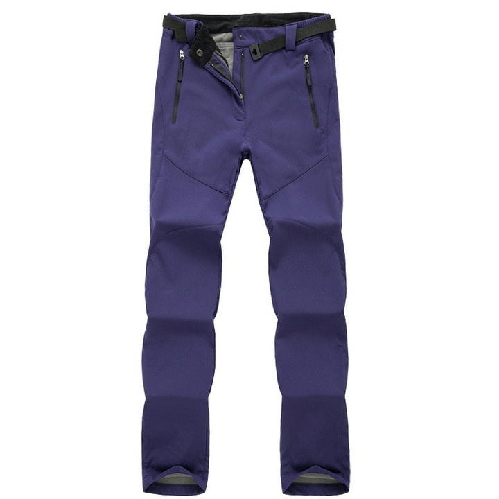 Pantaloni donna impermeabili da trekking, essenziali per l'outdoor, offrono durabilità e comfort superiore.