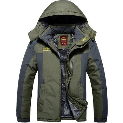 Moderna giacca sci donna con cappuccio per sci e snowboard. Abbigliamento invernale elegante e funzionale per la neve.