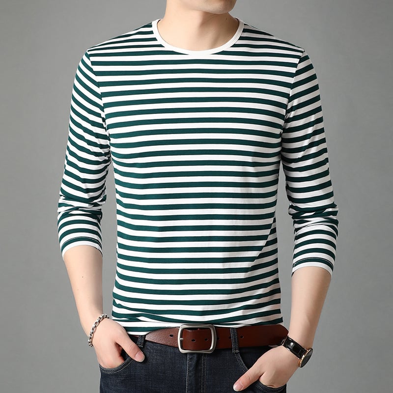 Maglia leggera da uomo a maniche lunghe con righe, comoda per ogni stagione. Stile quotidiano e moda uomo.