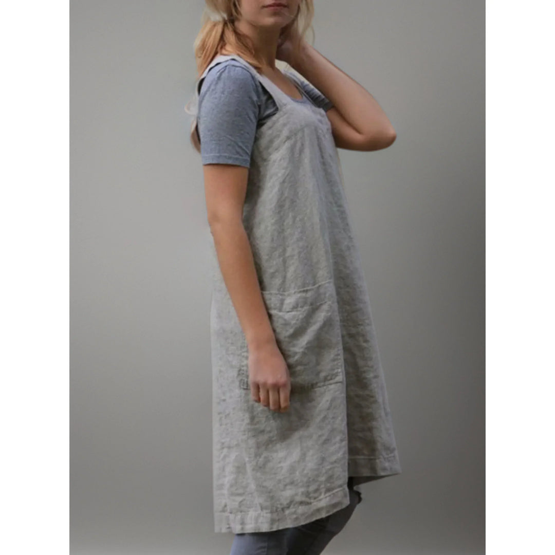Elegante abito grembiule donna estivo/primaverile con tasche, un capo casual e pratico per ogni giorno.