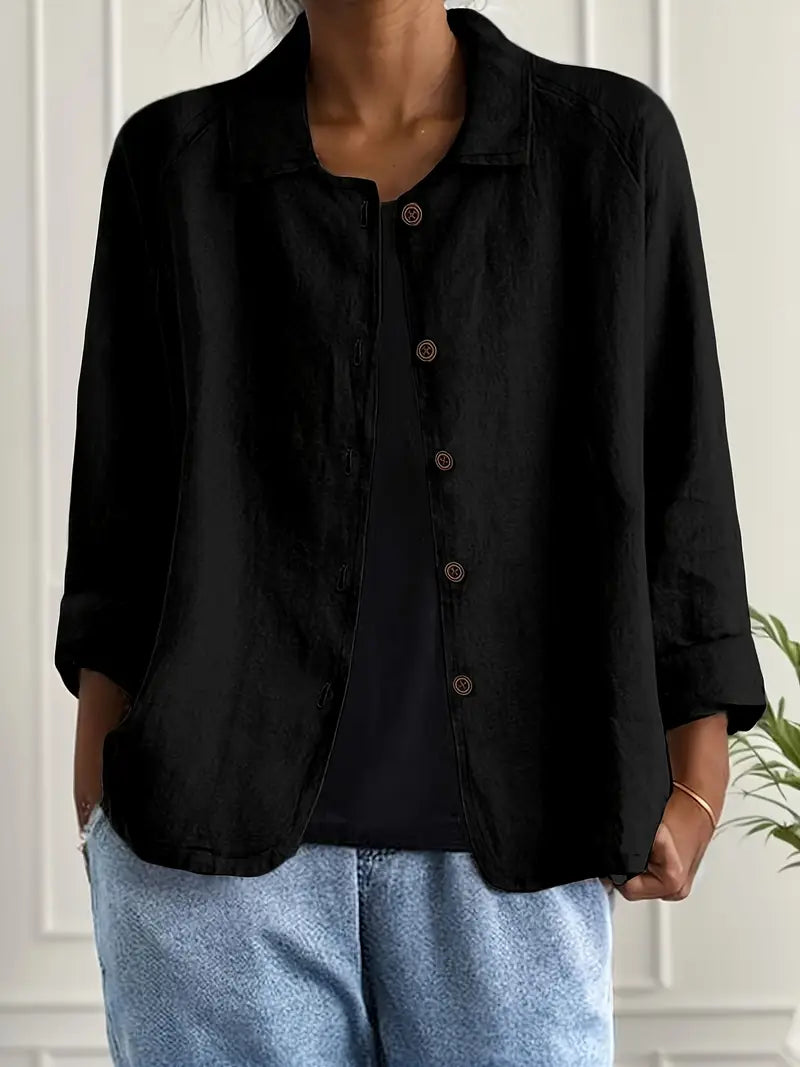 Giacca donna leggera e comoda, abbottonata, per un look versatile quotidiano. Perfetta per autunno/primavera.