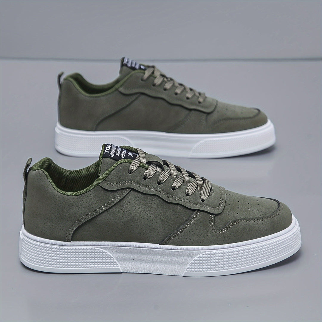 Sneakers basse uomo verde tinta unita, calzature casual che uniscono moda e benessere.