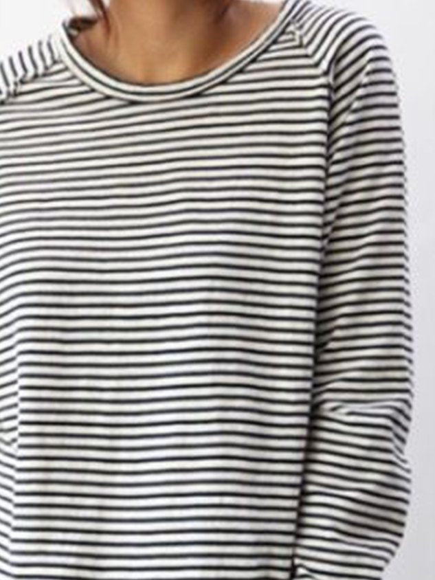 Top donna a righe, vestibilità comoda, maniche lunghe, perfetto per il tempo libero e moda femminile.